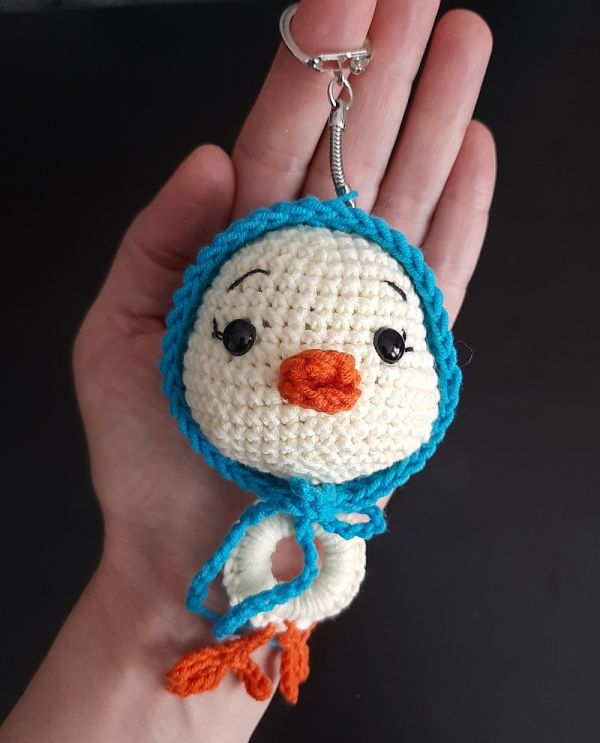 dziergany na szydelku kurczaczek zawieszka